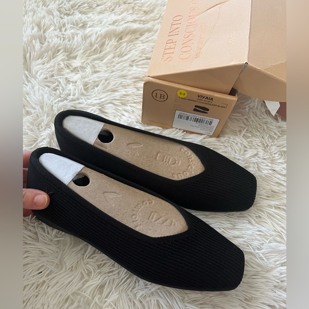 Vivaia Lightweight Square-Toe V-Cut Flats (Margot Walker)Size 38.5/ 8 - NIB